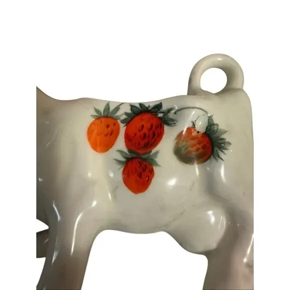 Vintage porcelain Strawberry Cow Creamer - Picture 13 of 16